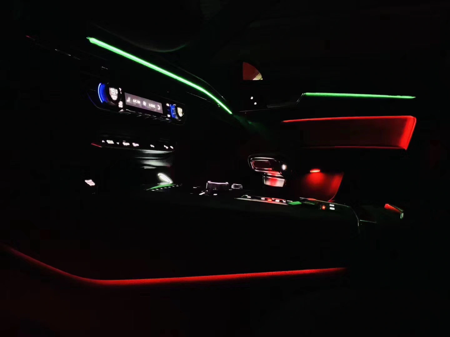 Multi-Color Ambient Light Footwell Light Background Light Contour Light Interior Lighting Kit For Audi Q5 4 Multi-Color Ambient Light Footwell Light Background Light Contour Light Interior Lighting Kit For Audi Q5 - Image 4
